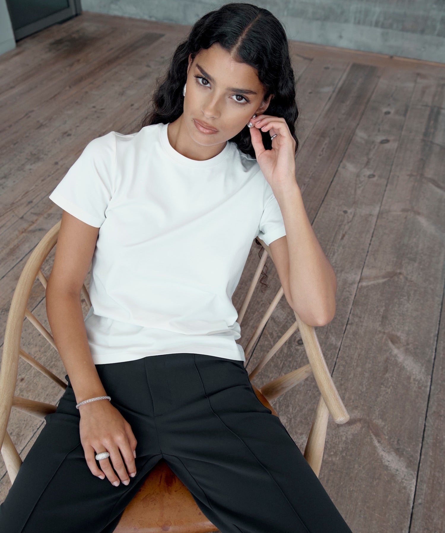 The Perfect White T-Shirt Guide: Premium Cotton Tee