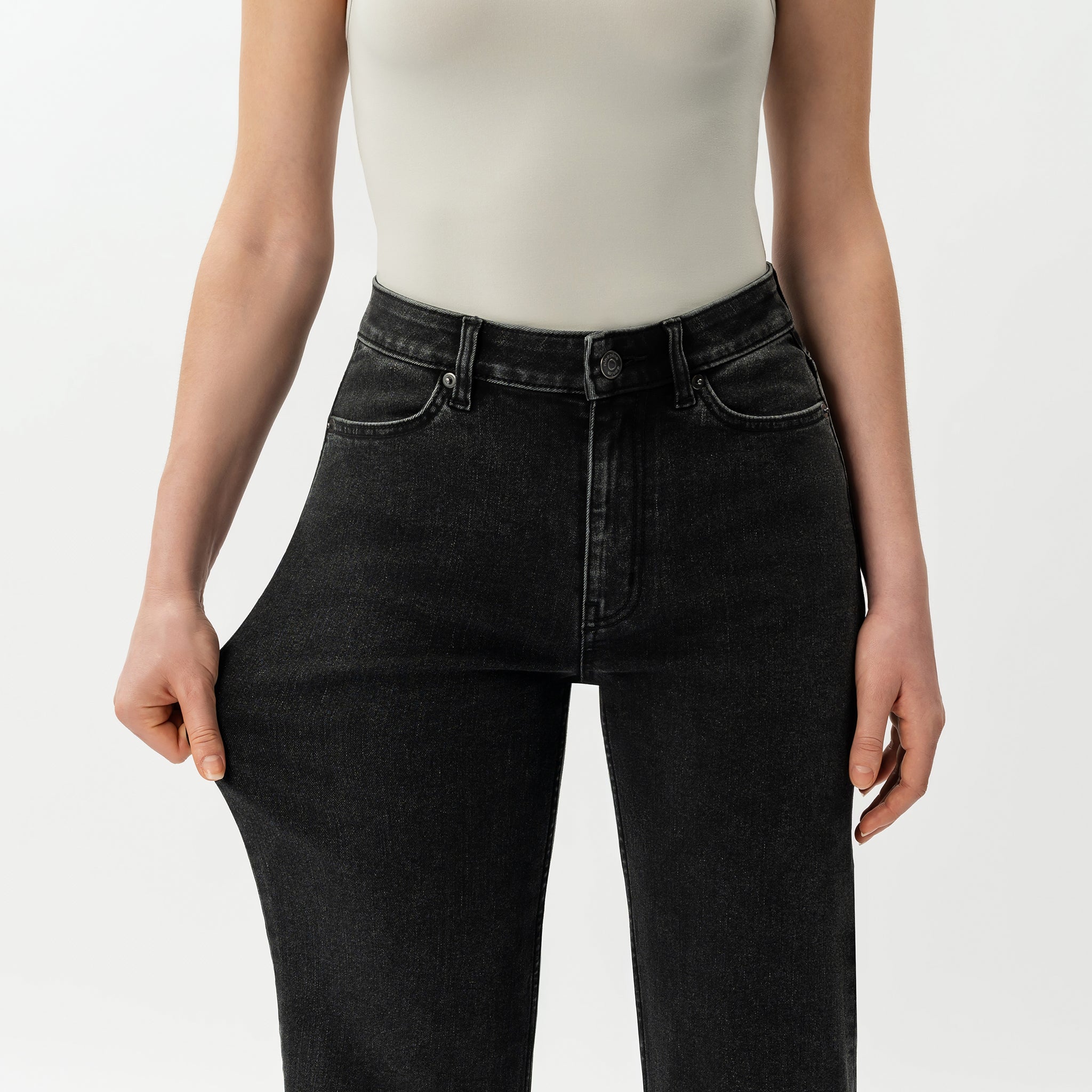 Relaxed ComfortDenim™ Jeans - Ninepine