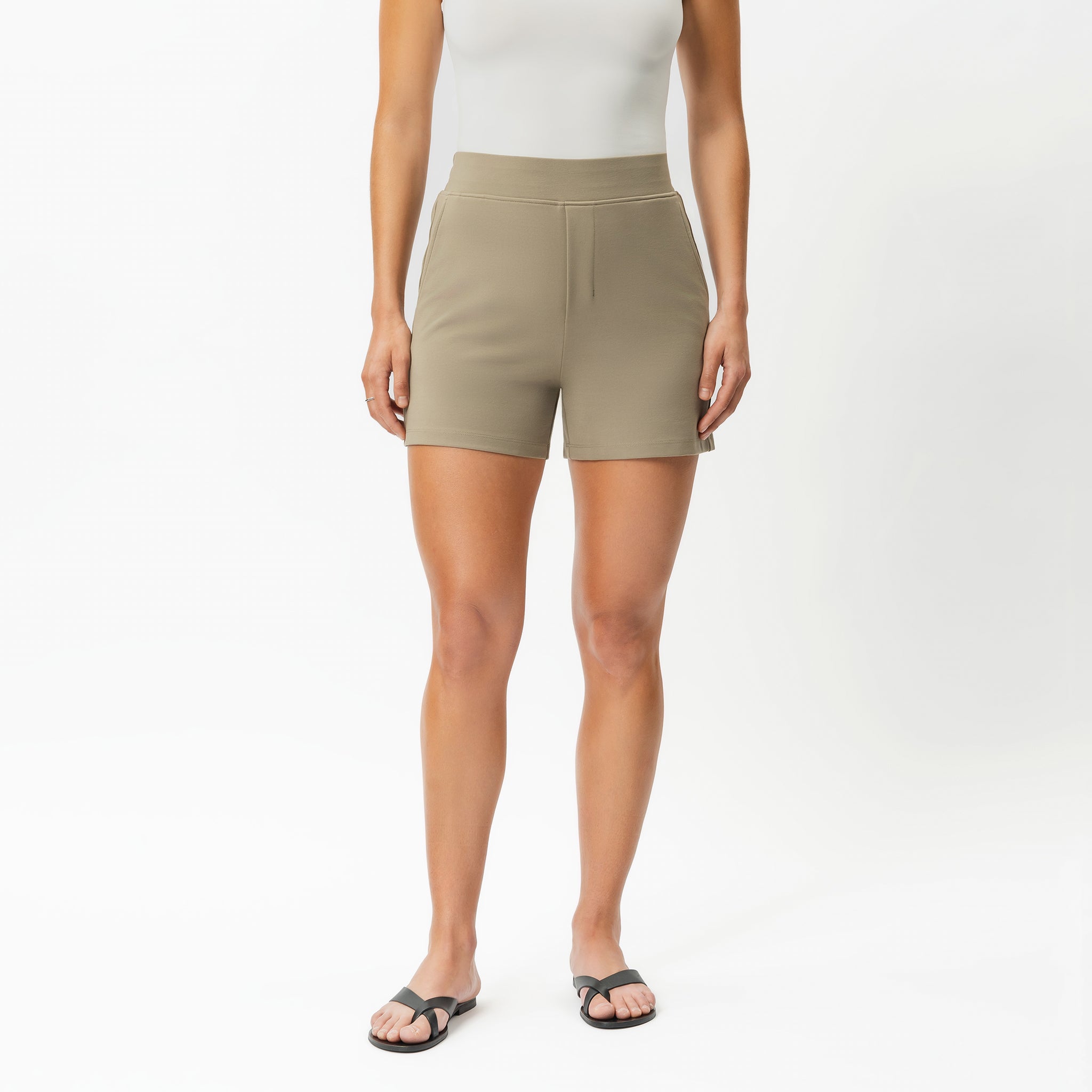 Light Ponte Shorts - Ninepine