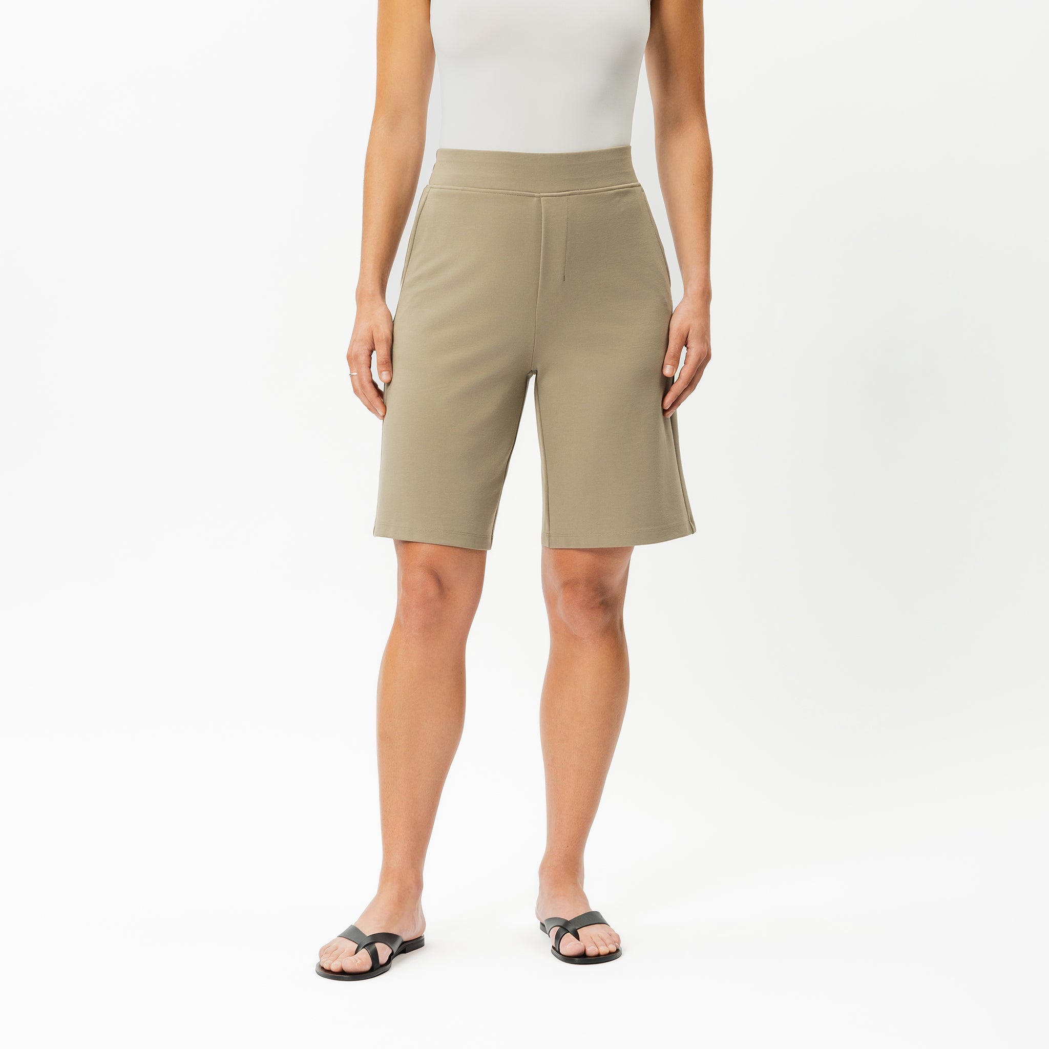 Light Ponte Shorts - Ninepine