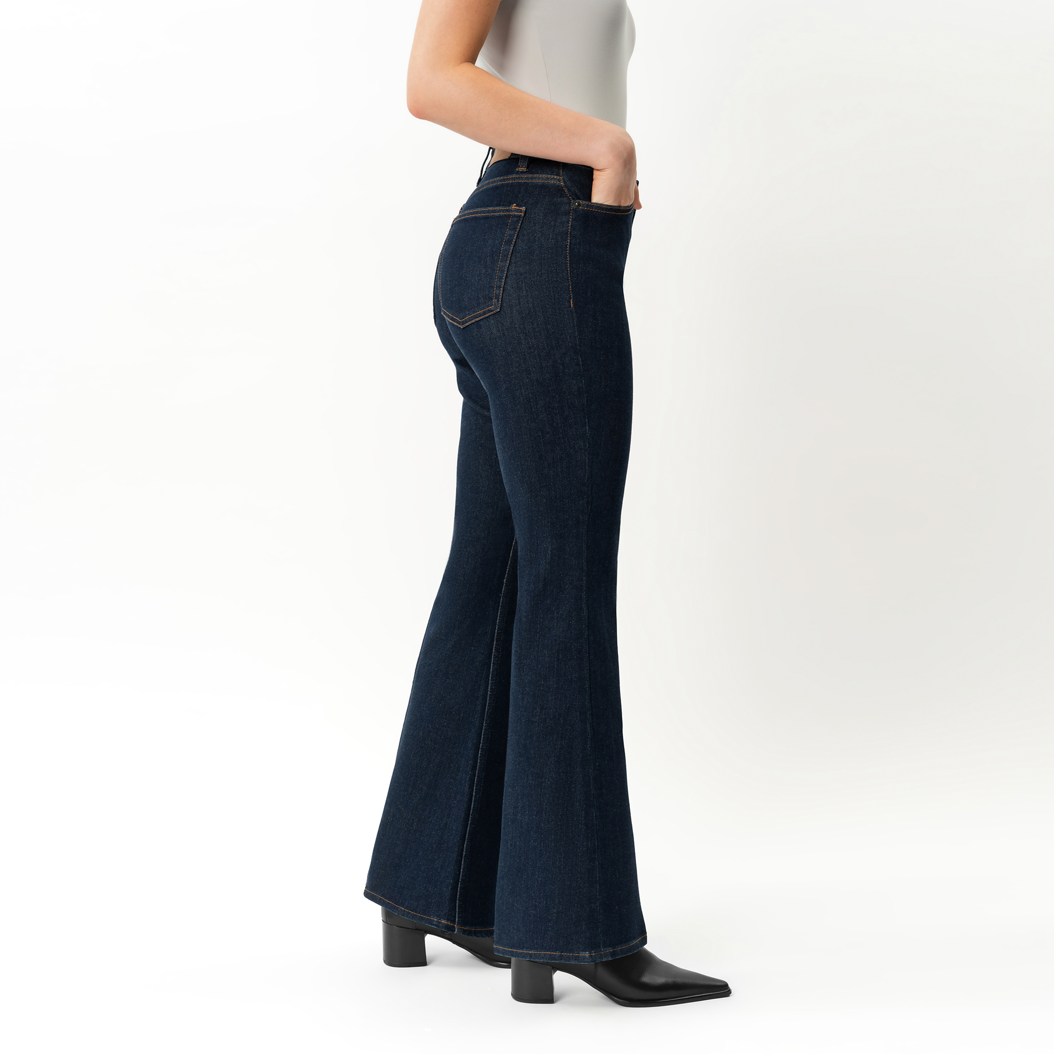 Bootcut ComfortDenim™ Jeans - Ninepine