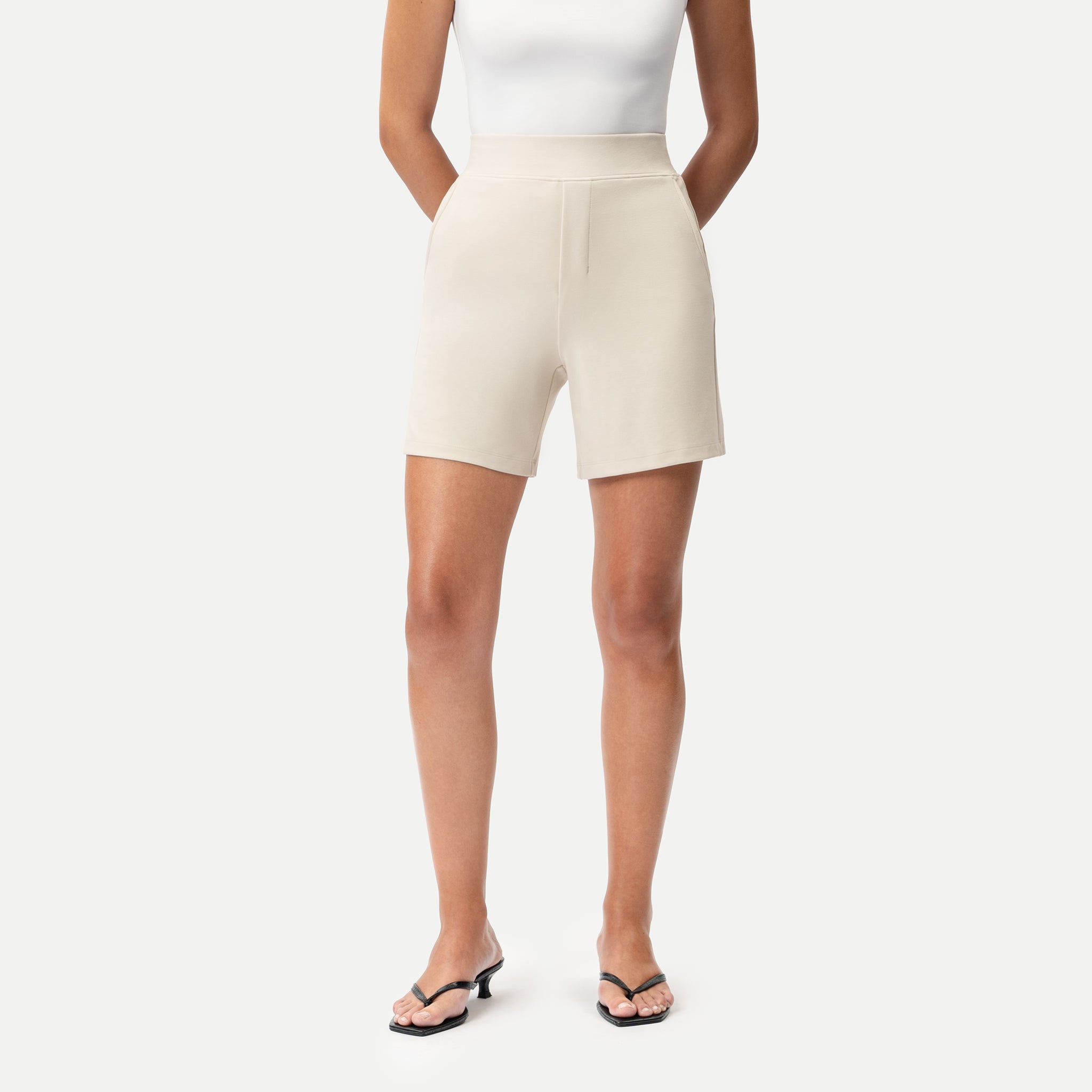 Light Ponte Shorts - Ninepine